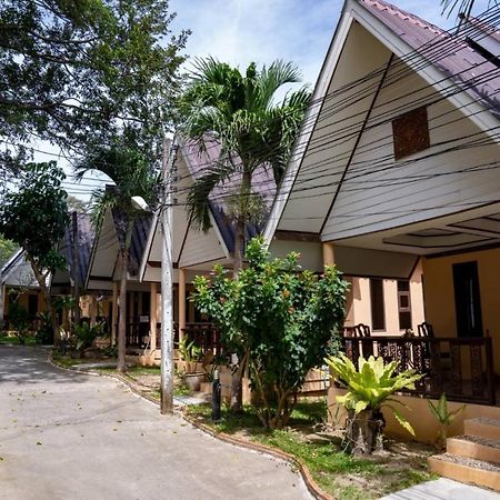 Tom Pizza Resort Koh Samet Exterior photo